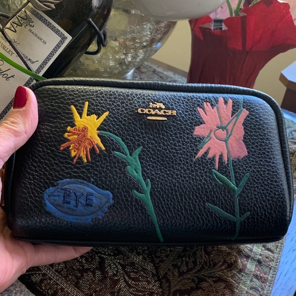 Authentic COACH Pebbled leather Floral appliqués L.Edition zip Cosmetic /wallet - Picture 3 of 15